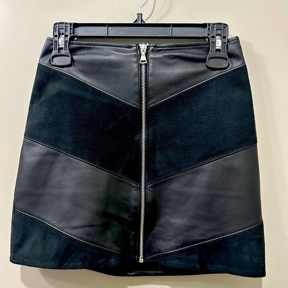 Express Dresses & Skirts - Black leather skirt with silver zipper